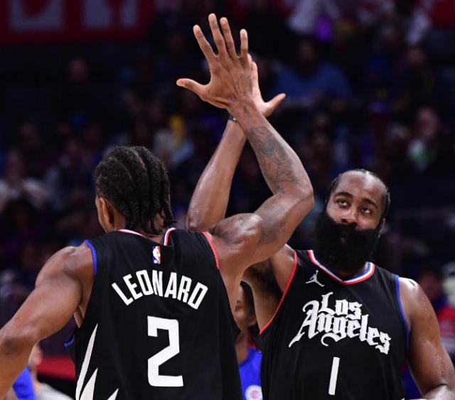 黄金甲体育官网-哈登赛季首获三双，14胜1负定律真香！快艇加速蹿升