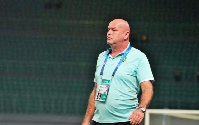 黄金甲体育-这里的足球很纯粹!和体坛嘉宾一起体验亚联杯气氛