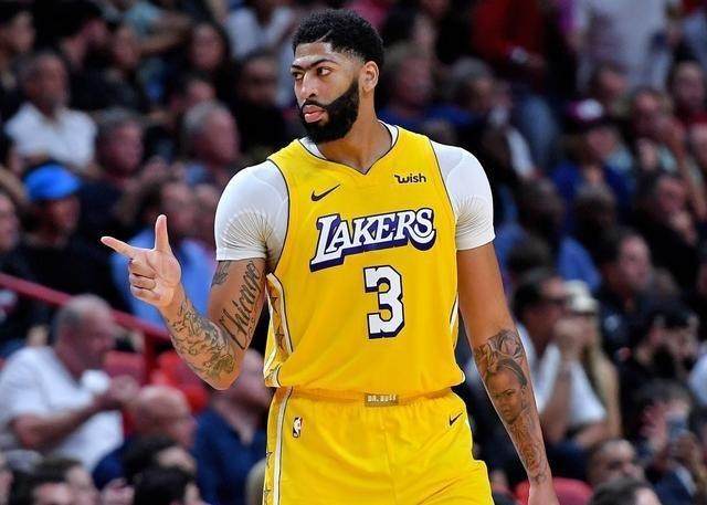 1639146696926046627.jpg 黄金甲体育-认清现实?浓眉:我们要以挑战者自居 否则别谈争冠