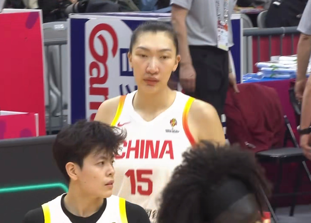 黄金甲体育-中国女篮今夜变阵,半场领先南苏丹10分!罗欣棫9分,张子宇8分